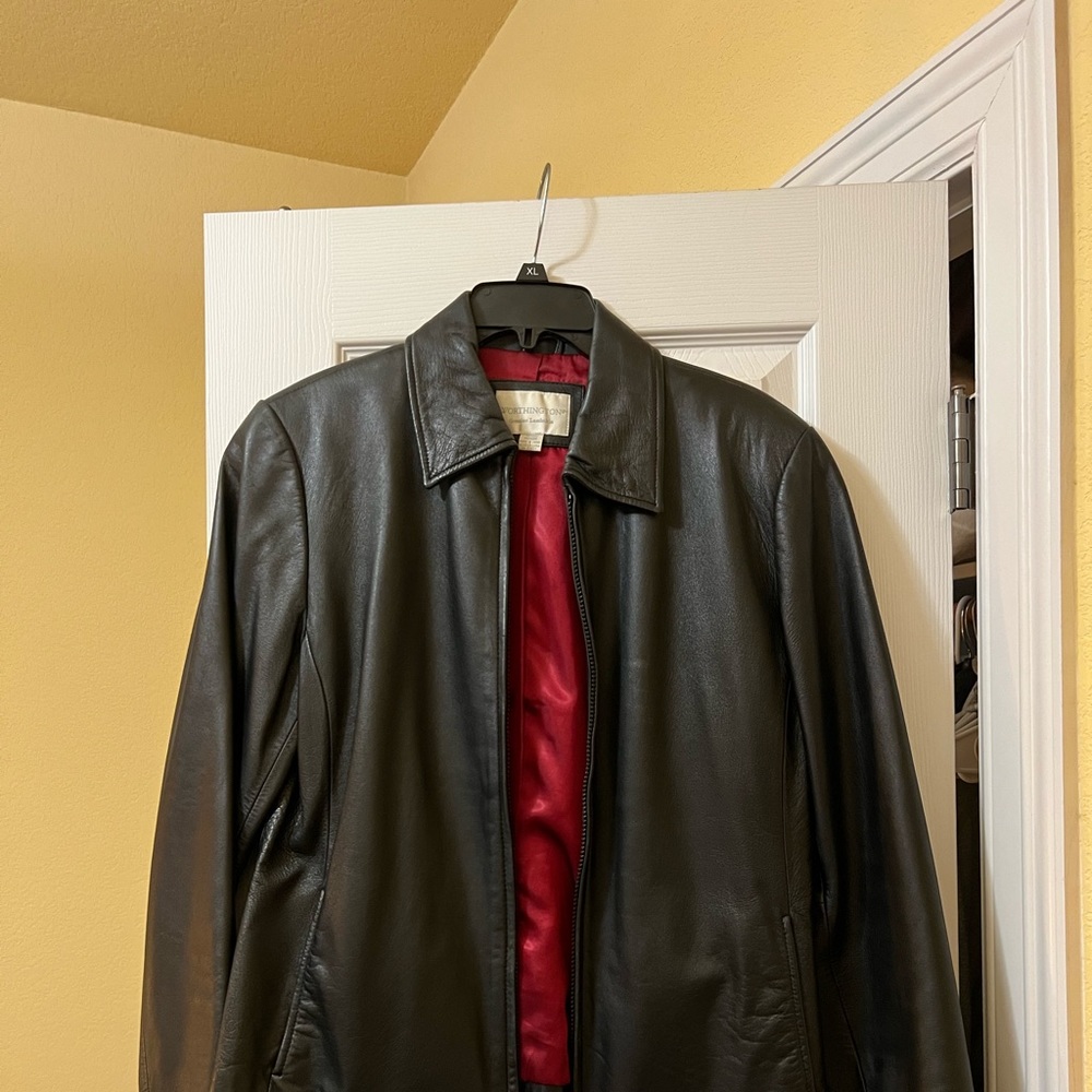 Black genuine lamb skin leather tailored jacket with satin lining; medium